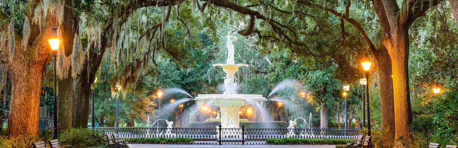 A Stroll through the Heart of Savannah’s Historical District 